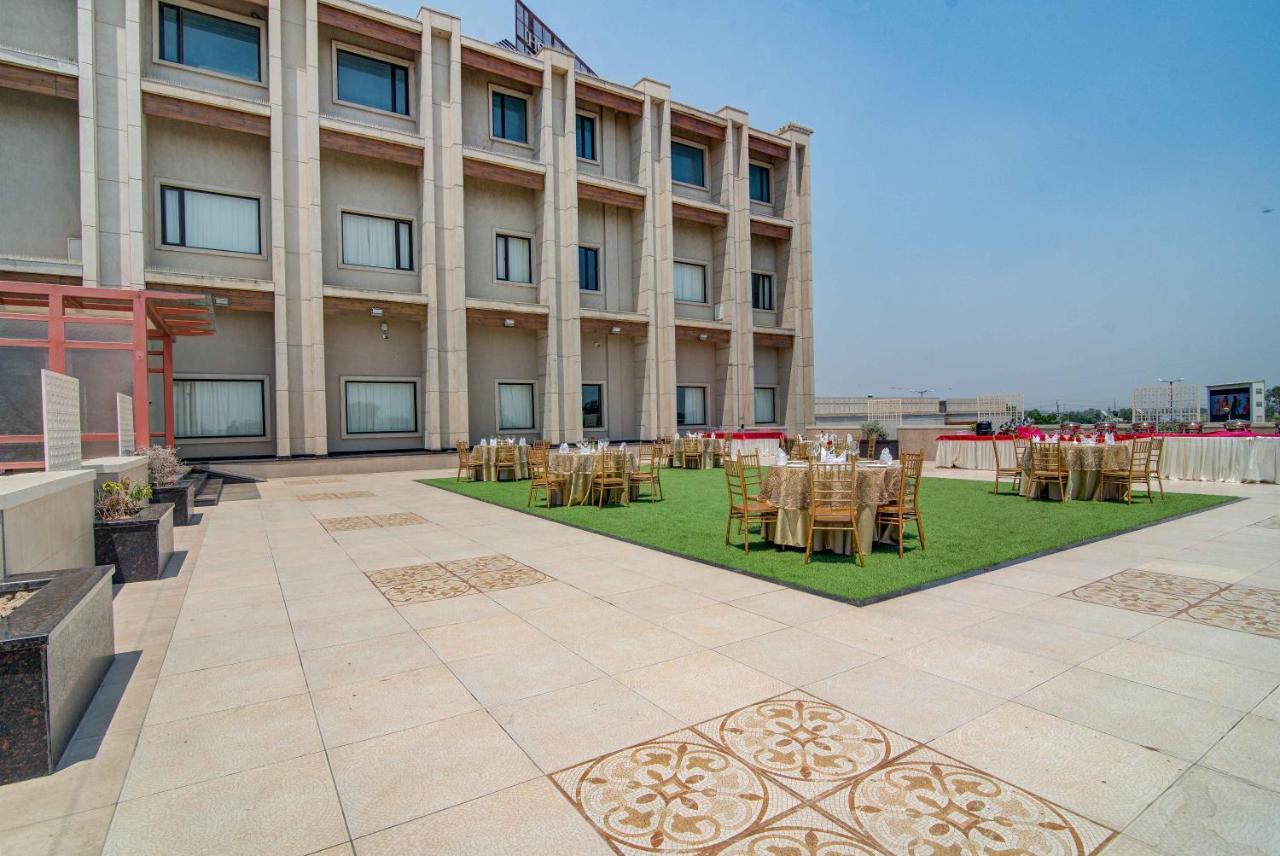 Hotel Home In By Amrik Sukhdev Sonipat Dış mekan fotoğraf